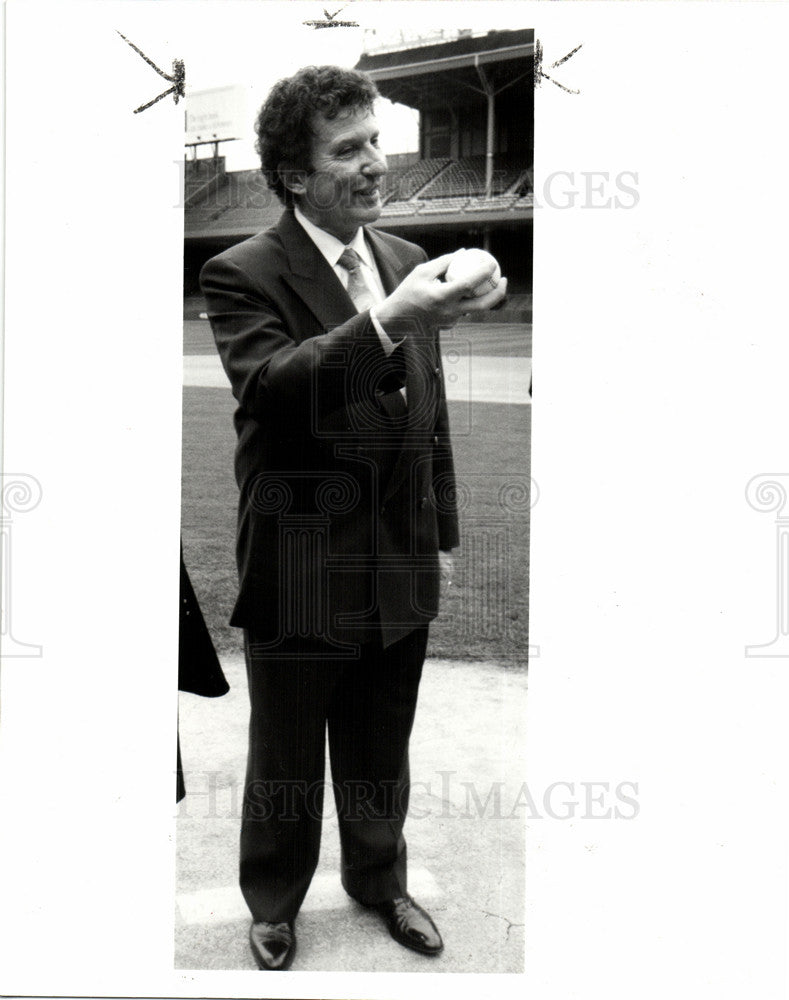 1992 Press Photo Mike Ilitch Detroit Tigers owner - Historic Images