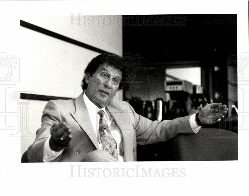 1992 Press Photo Mike Ilitch Red Wings strike - Historic Images