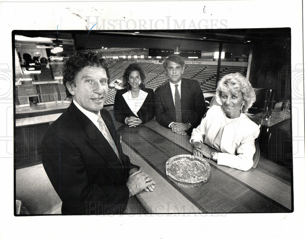 1988 Press Photo mike ilitch detroit tigers red wings - Historic Images