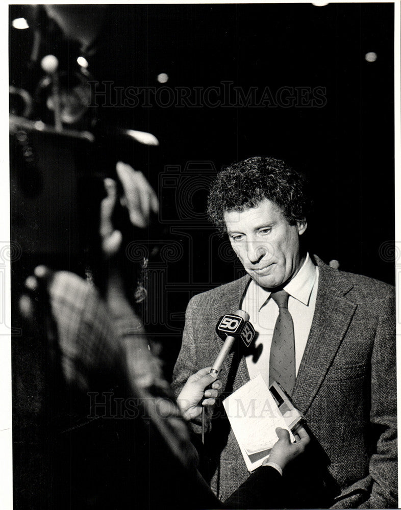 1984 Press Photo Mike Ilitch Little Caesars Red Wings - Historic Images