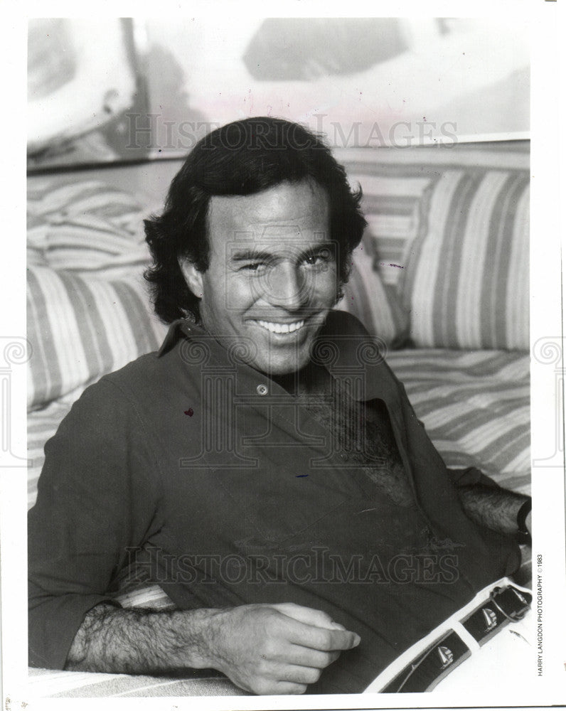 1984 Press Photo Julio Iglesias Singer - Historic Images