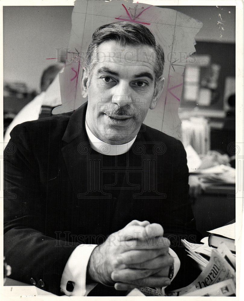 1972 Press Photo Rev. Iakovos, Detroit, Holly Cross Se - Historic Images