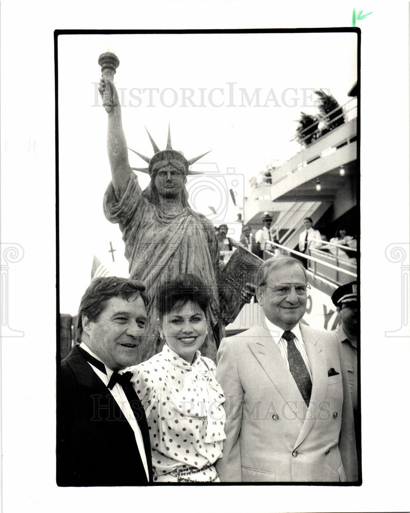 Press Photo Bill Fugaszy, Peggy Lacocca Lee Iacocc - Historic Images