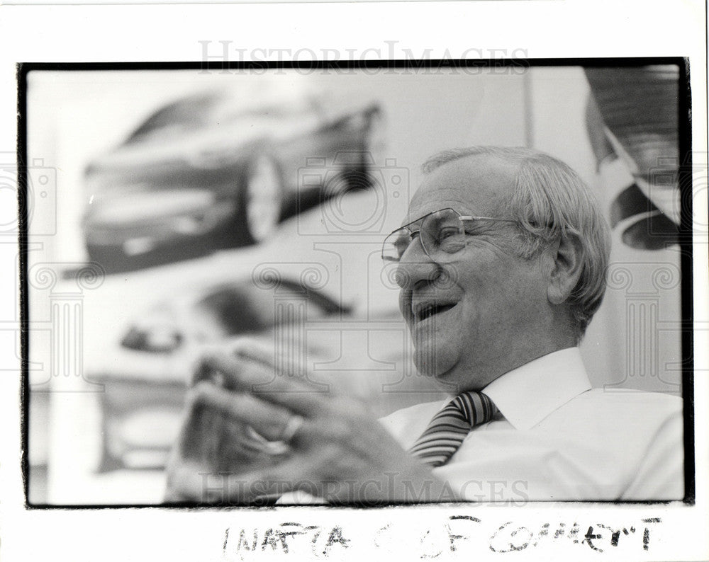 1993 Press Photo lee iacocca chrysler trade - Historic Images