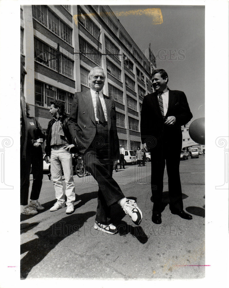 1991 Press Photo Lee Iacocca Chrysler CEO Businessman - Historic Images