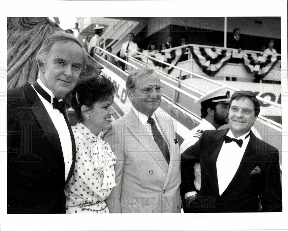 1988 Press Photo Lee Iacocca American Chrysler Auto - Historic Images