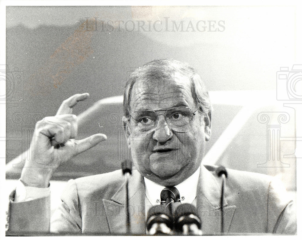 1985 Press Photo  Lee Iacocca Press Conference - Historic Images