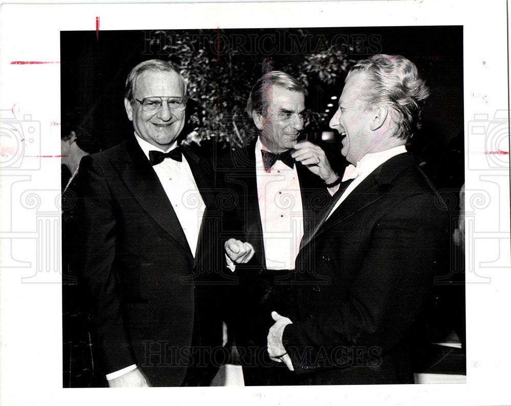 1985 Press Photo Lee Iacocca Chrysler CEO Businessman - Historic Images