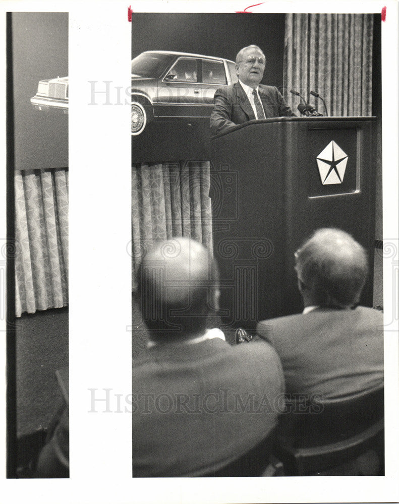 1987 Press Photo Lee Iacocca Chrysler Corporation CEO - Historic Images