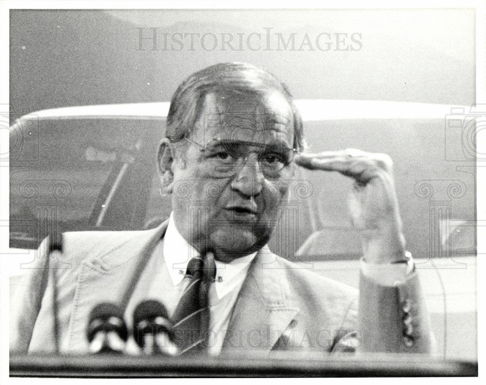 1985 Press Photo  Lee Iacocca Ford - Historic Images