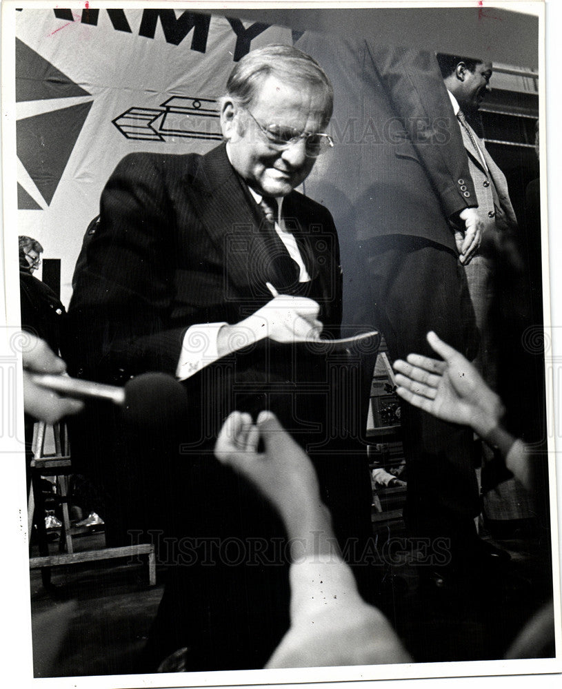 1980 Press Photo Lee Iacocca Chrysler CEO Businessman - Historic Images