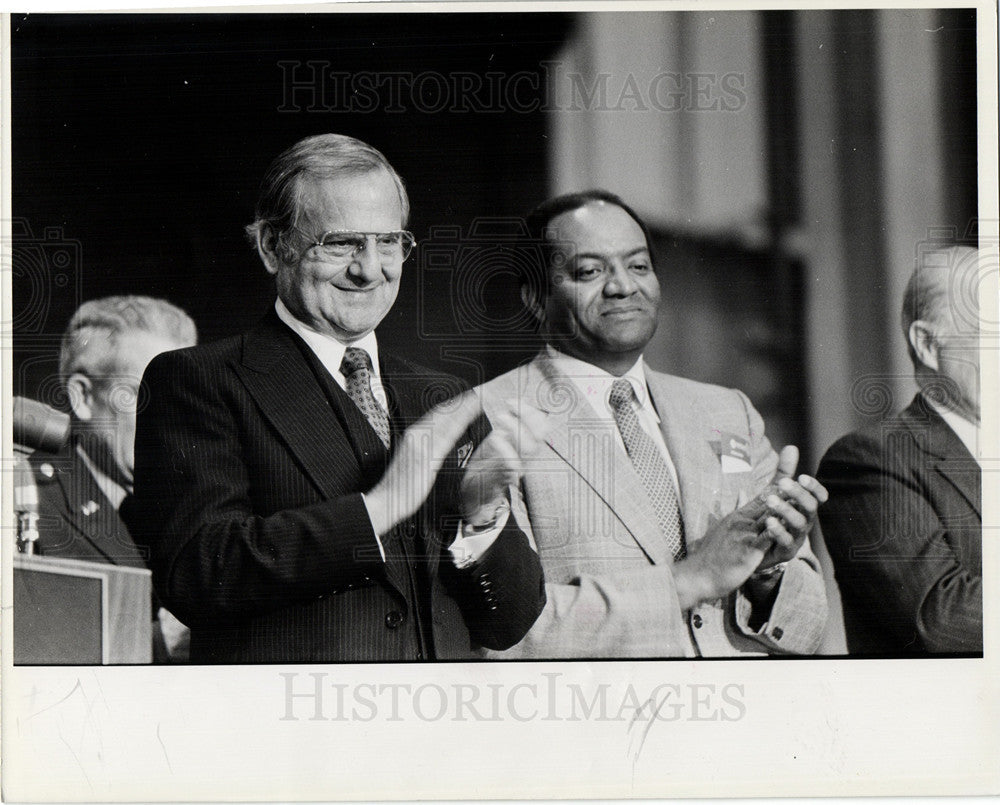 1969 Press Photo Lee Iacocca Percy Piervie podium - Historic Images