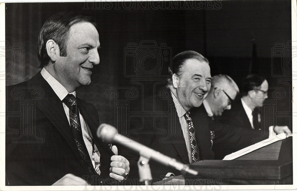 1975 Press Photo Lee Iacocca Chrysler businessman - Historic Images