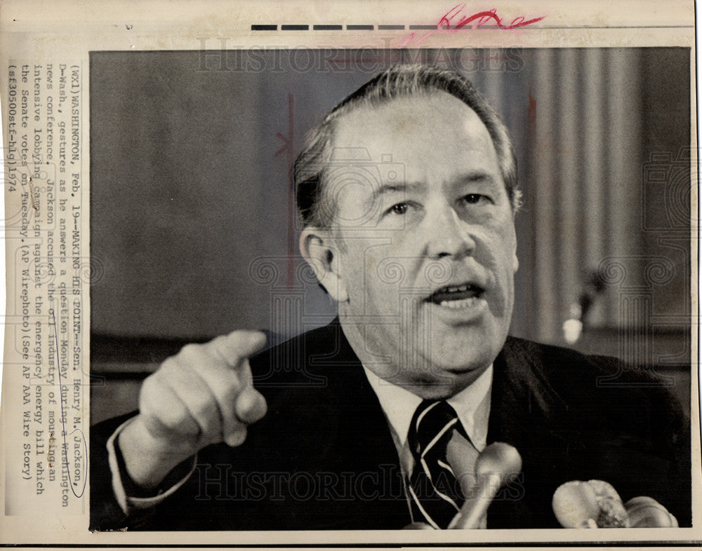 1975 Press Photo Senator henry jackson speech - Historic Images