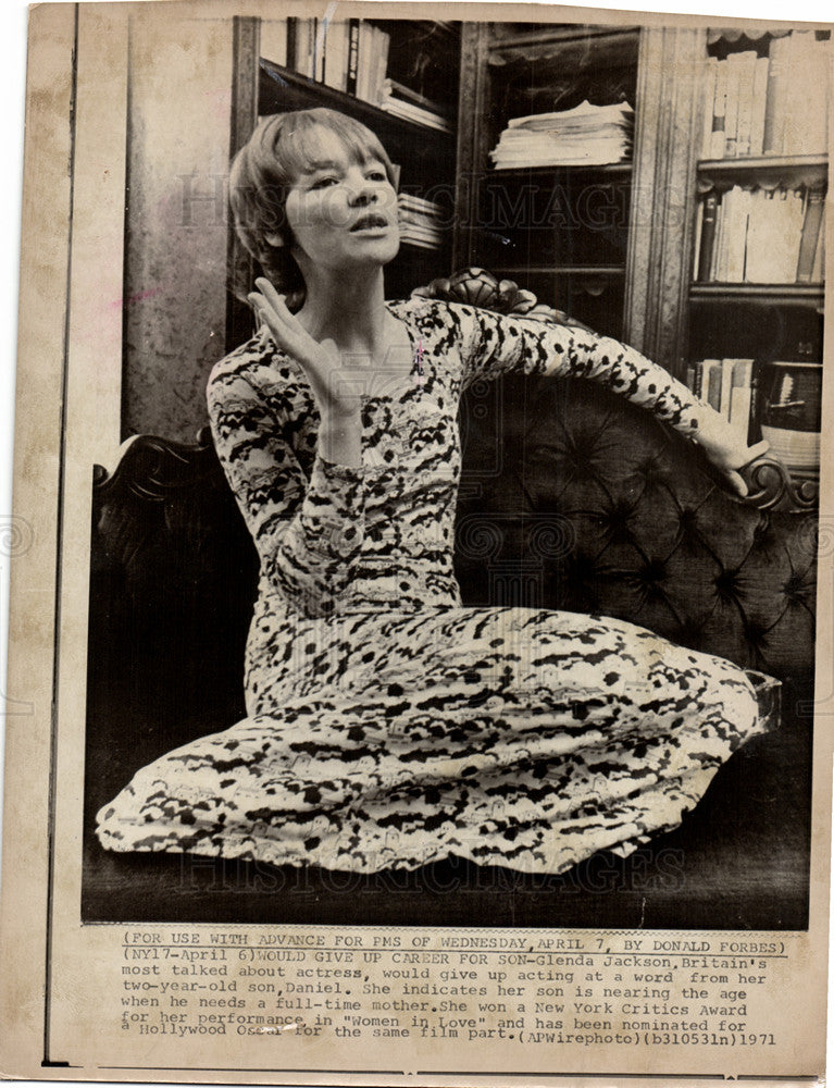 1976 Press Photo Glenda Jackson Actress Politician - Historic Images