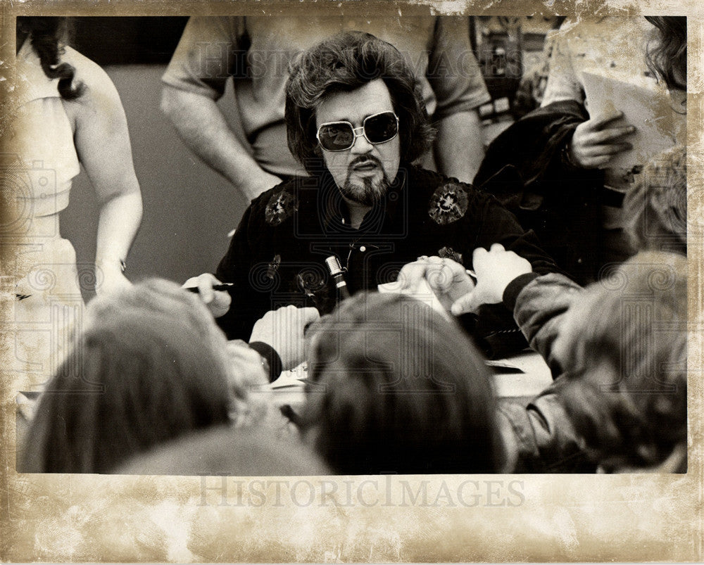 1974 Press Photo hoffman jack actor  Lovely Bones - Historic Images
