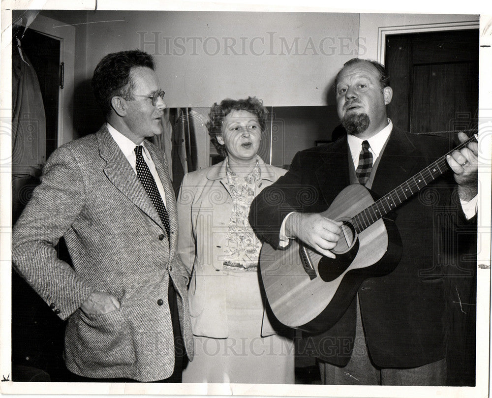 1959 Press Photo Dorsey Callaghan Burl Ives folk music - Historic Images