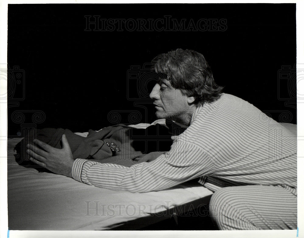 1993 Press Photo Gregory Sullivan Isaacs Composer Opera - Historic Images