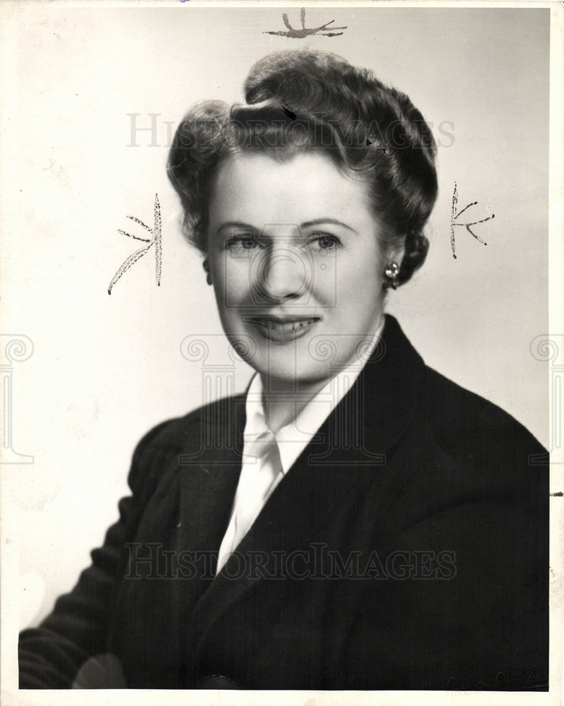 1944 Press Photo Margaret Irving Three is a Family - Historic Images