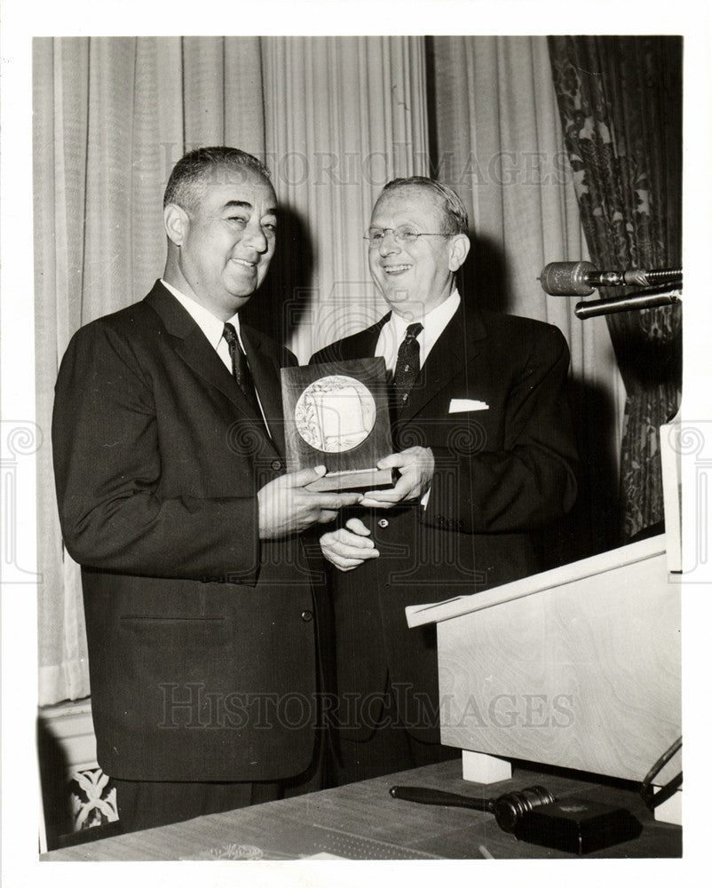 1959 Press Photo Walter L. Jacobs Horatio Alger Award - Historic Images