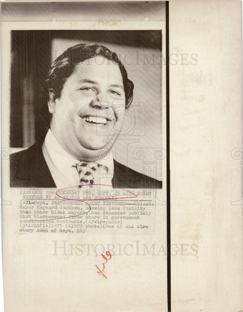 1975 Press Photo Maynard Jackson  American politician - Historic Images