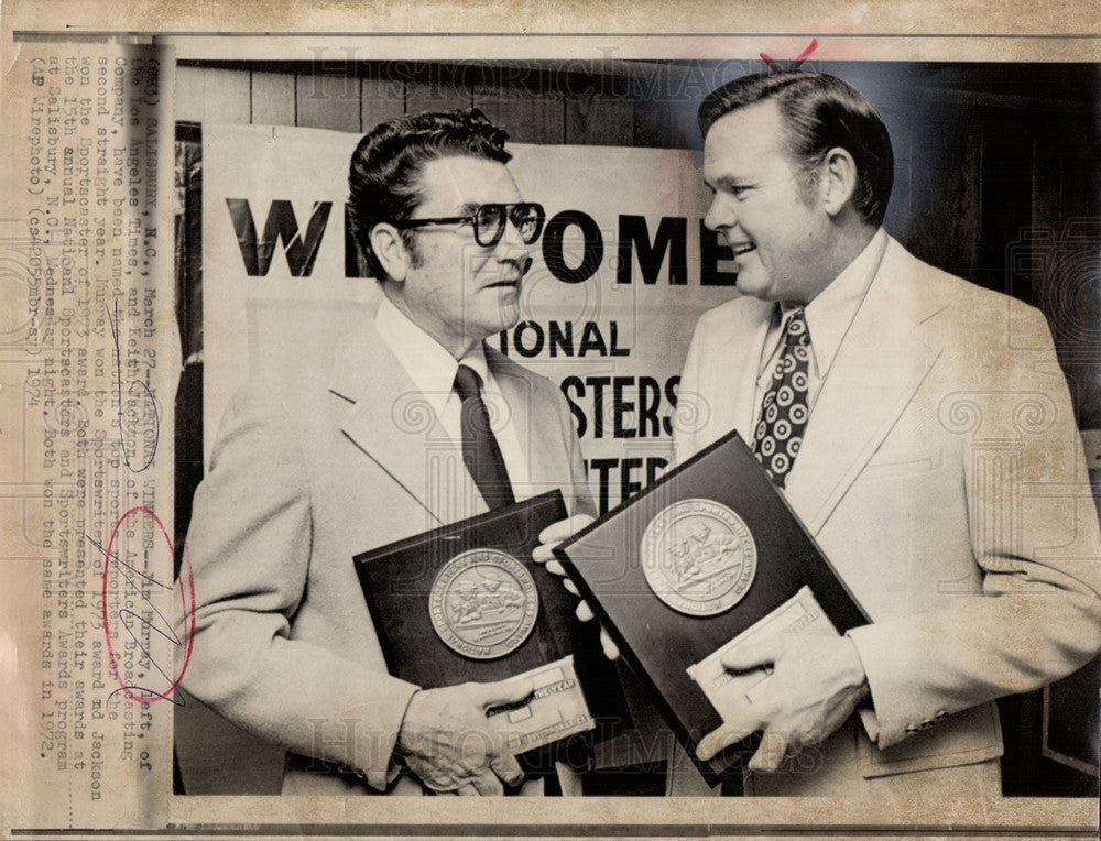 1974 Press Photo Jim Murray Keith Jackson Win Award - Historic Images