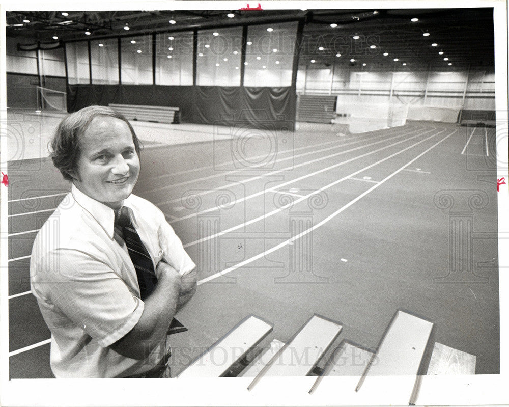 1976 Press Photo Dan Jackson fieldhouse Macomb College - Historic Images