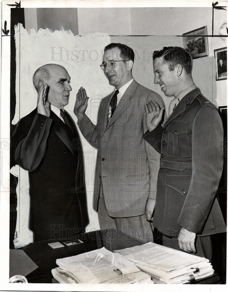 1951 Press Photo Judge Ira Jayne veterans attorneys - Historic Images