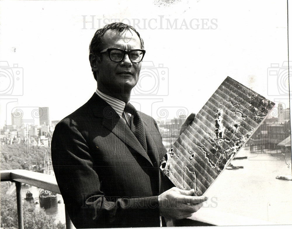 1969 Press Photo Robert Jastrow astronomer physicist - Historic Images