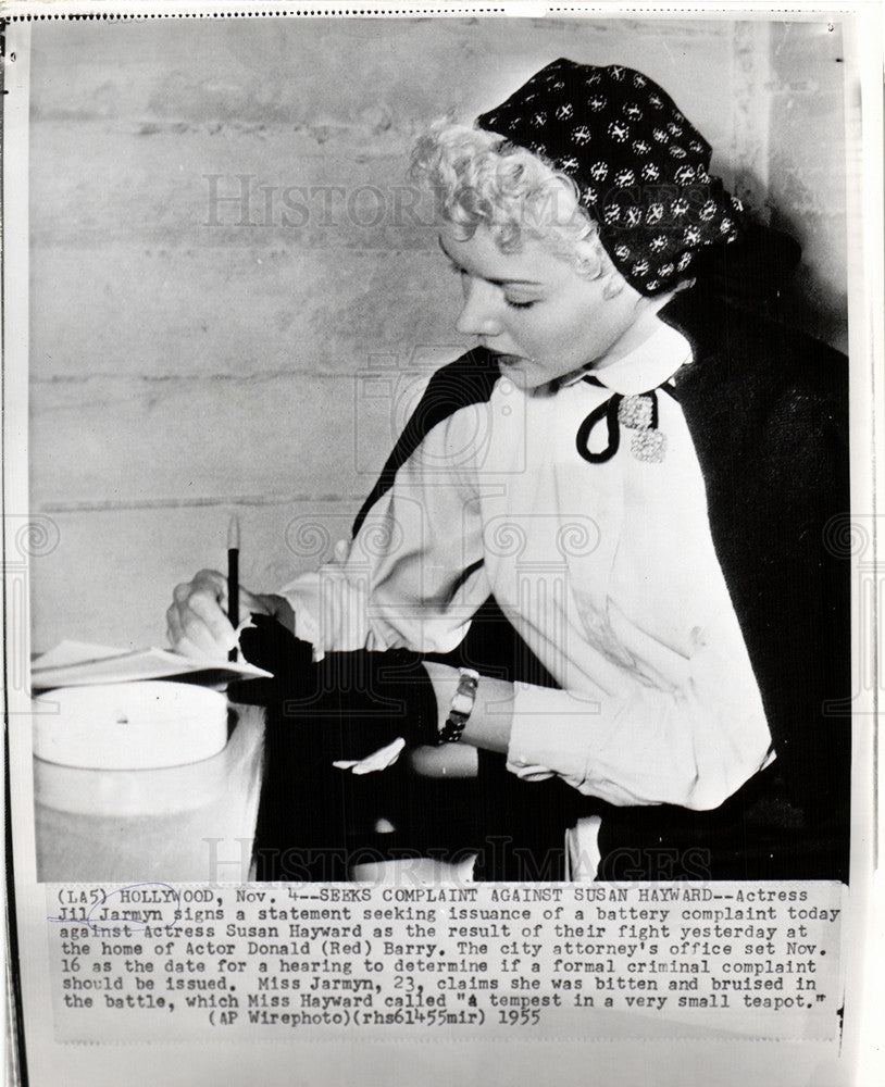1955 Press Photo Seeks Complaint Against Susan Hayward - Historic Images