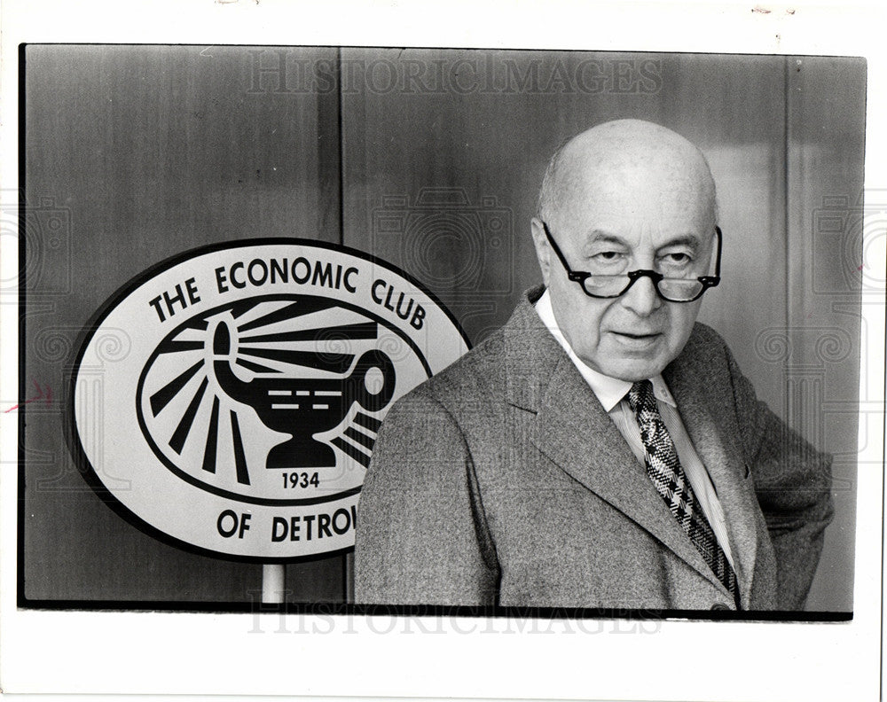1989 Press Photo Eliot Janeway, Economist,Detroit - Historic Images