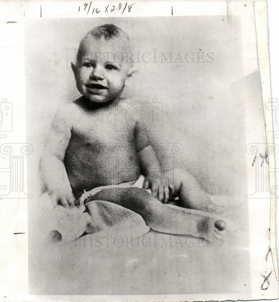 1952 Press Photo tripp murder arraignment baby photo - Historic Images