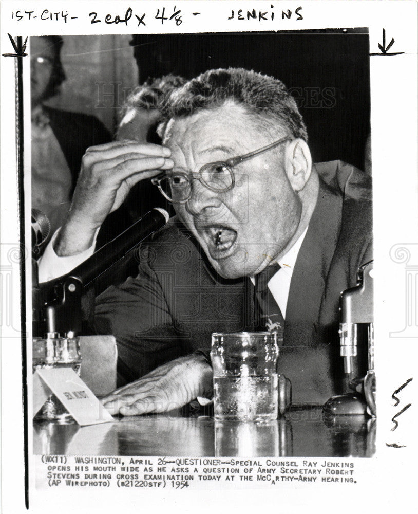 1954 Press Photo RAY JENKINS questions  Robert Stevens - Historic Images