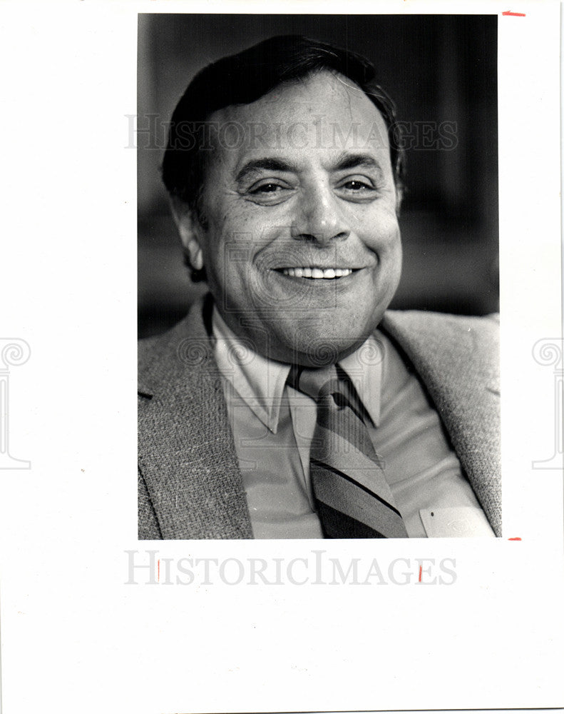 1983 Press Photo Melvin Jefferson Fire Commissioner - Historic Images