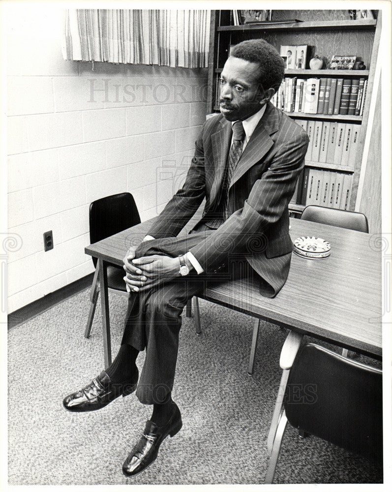 1975 Press Photo  Art Jefferson Superintendent - Historic Images