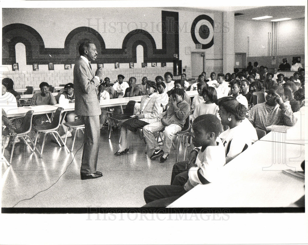 1988 Press Photo Jefferson Cadillac Middle School - Historic Images