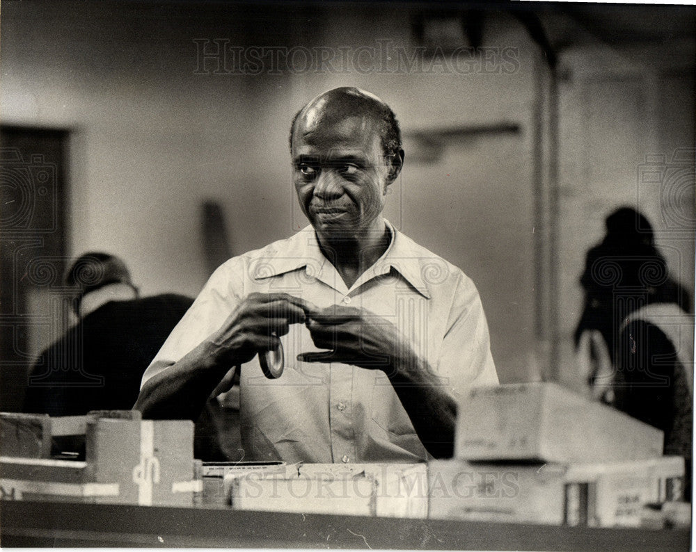 1975 Press Photo Amos Jefferson Detroit Association - Historic Images