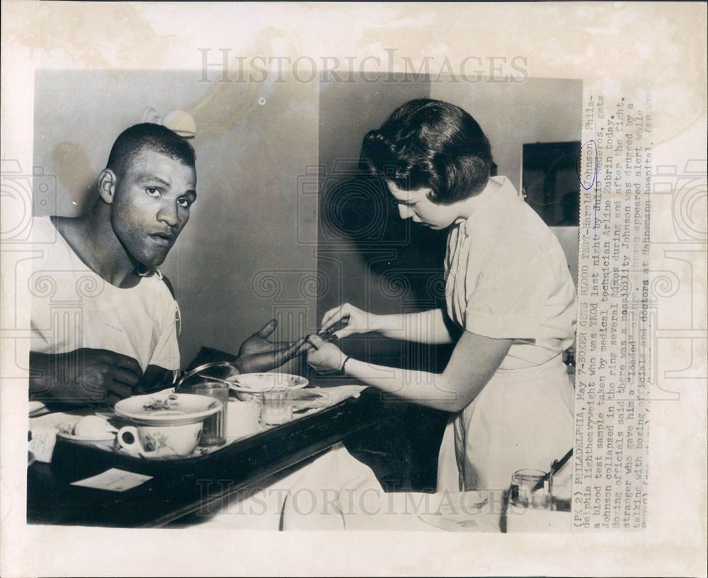 1955 Press Photo Harold Johnson boxer drugged TKOd - Historic Images