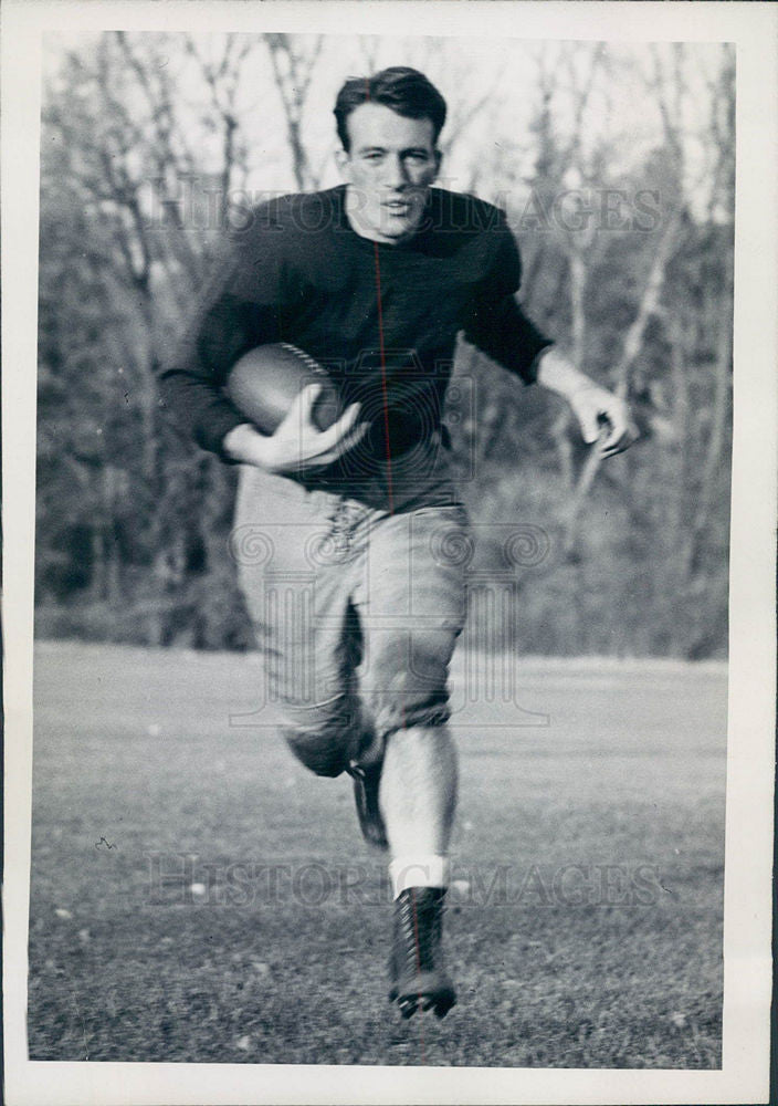 1945 Press Photo Glen Johnson quarterback Michigan - Historic Images