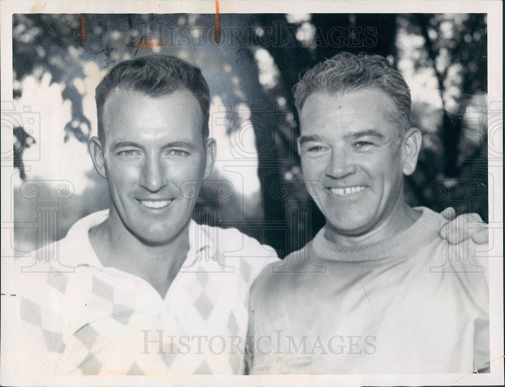 1956 Press Photo Glenn Johnson Golf  Bob Wonomaker - Historic Images