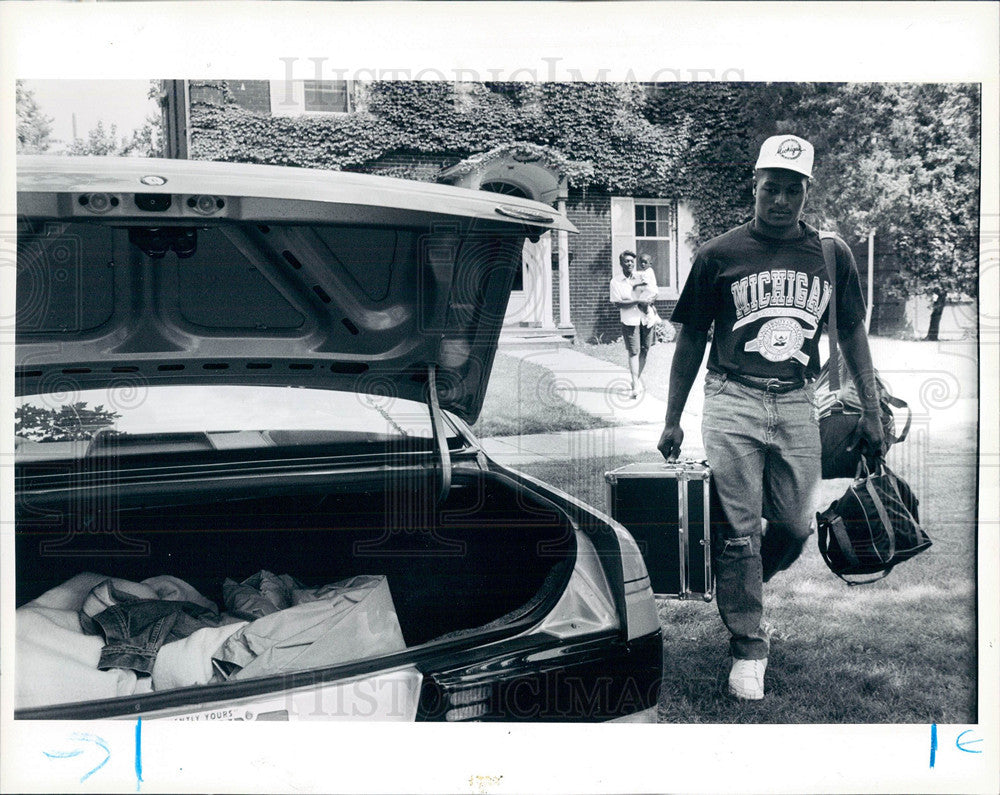 1990 Press Photo Deon Johnson MSU Football player - Historic Images