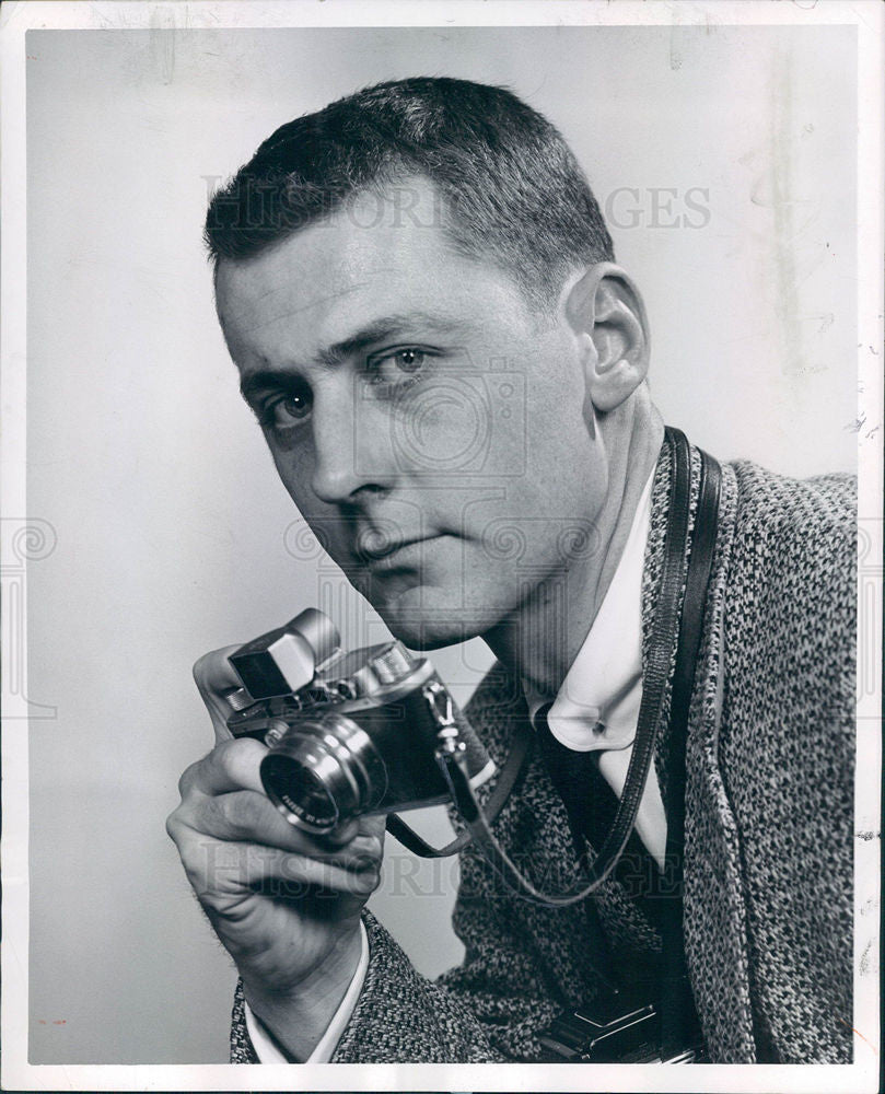 1956 Press Photo Bud Johnson reporter houston - Historic Images