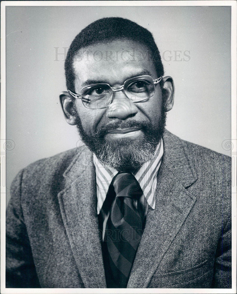 1972 Press Photo Arthur L. Johnson,Author, Detroit - Historic Images