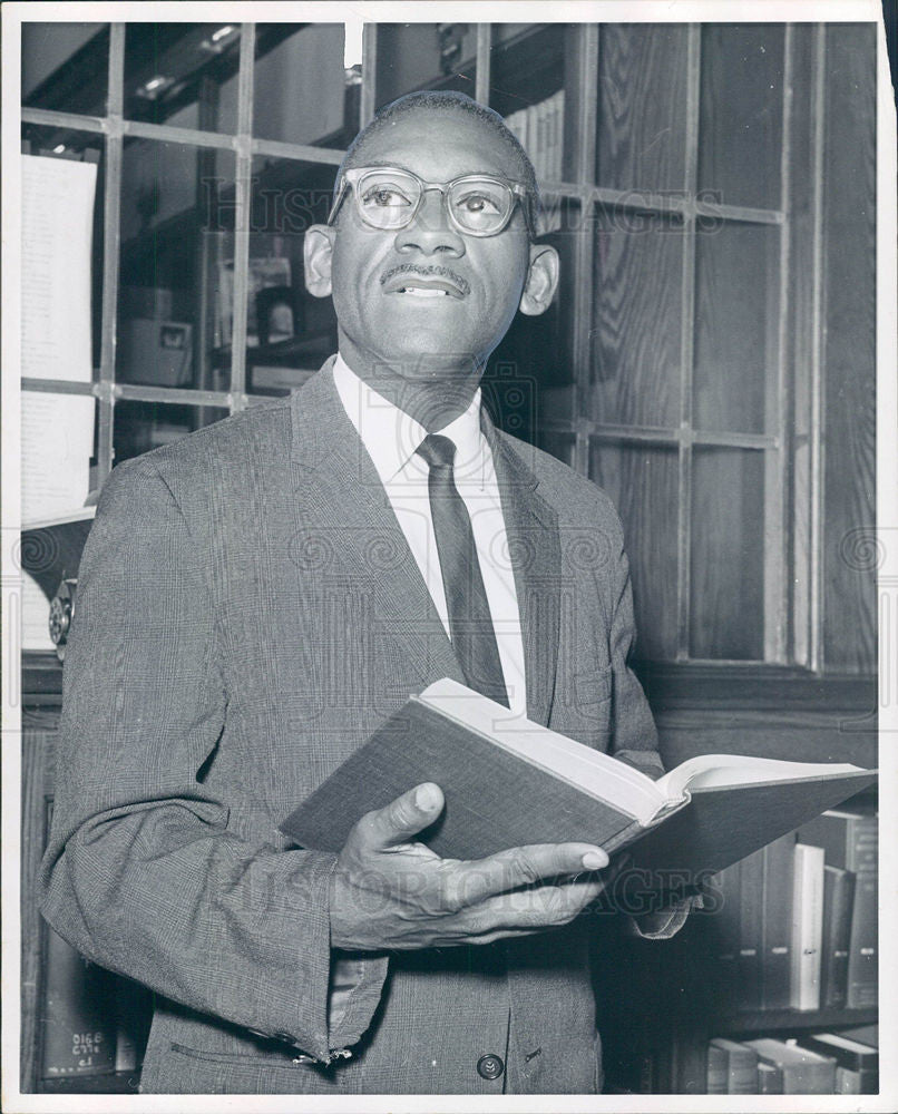 1966 Press Photo Arthur Johnson Detroit Schools NAACP - Historic Images