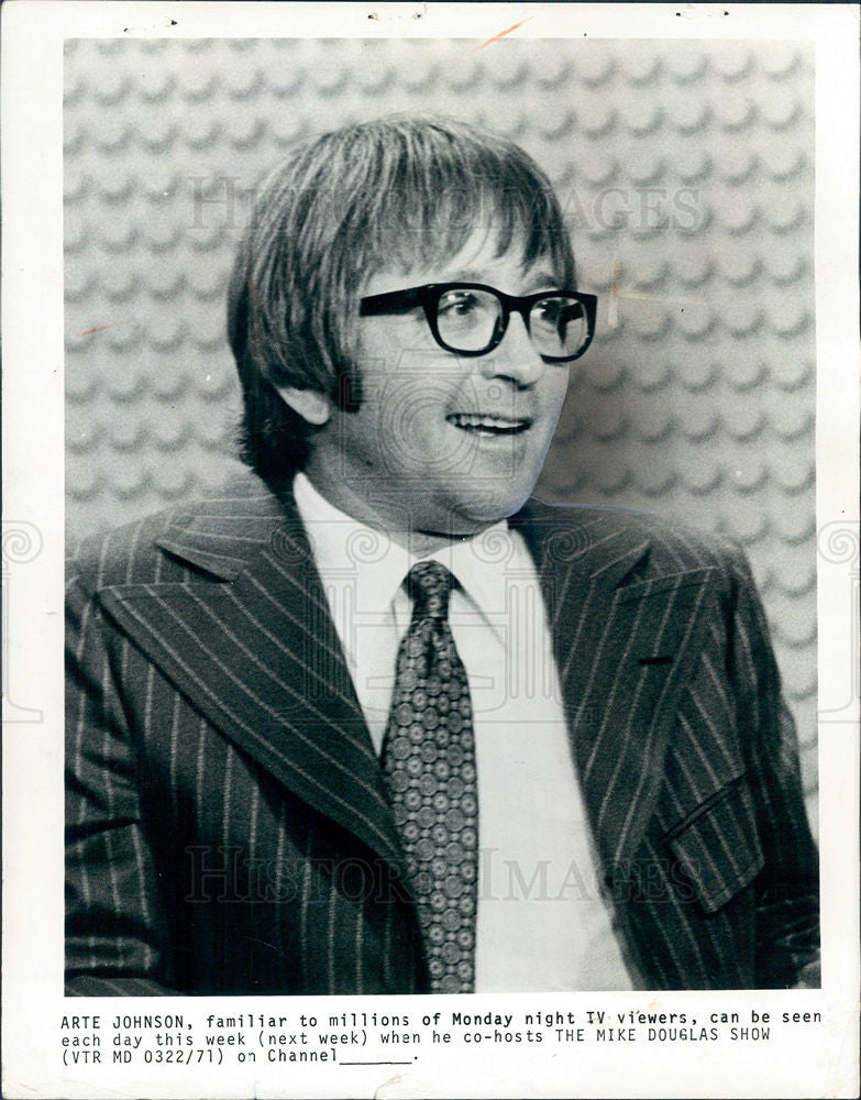 1973 Press Photo ARTE JOHNSON NIGHT TV VIEWERS DOUGLAS - Historic Images