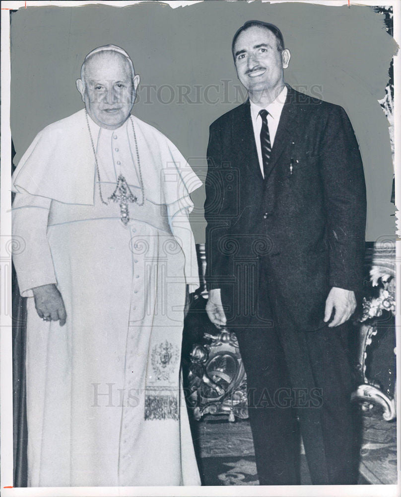 Press Photo with pope color - Historic Images