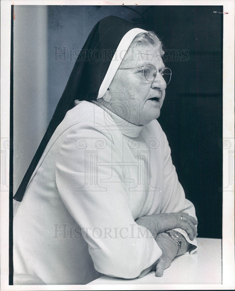 1971 Press Photo sister anne joachim nun Adrian city - Historic Images