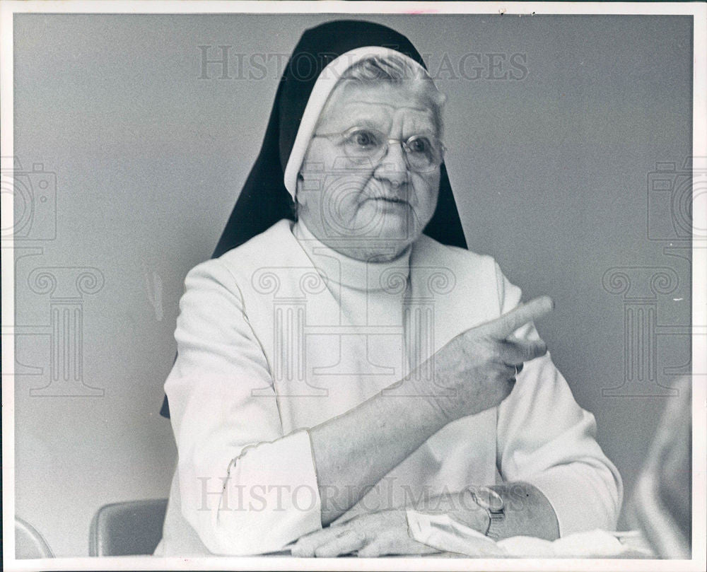 1971 Press Photo Sister Ann Joachim - Historic Images