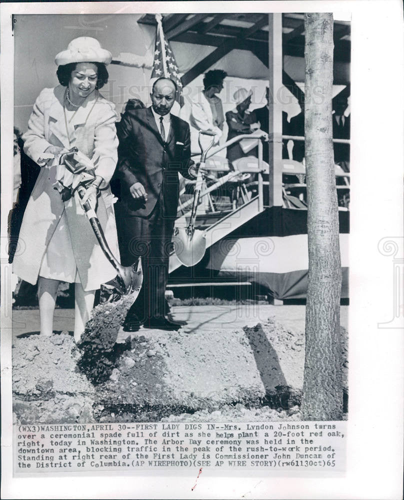 1965 Press Photo Mrs Lyndon Johnson Washington - Historic Images