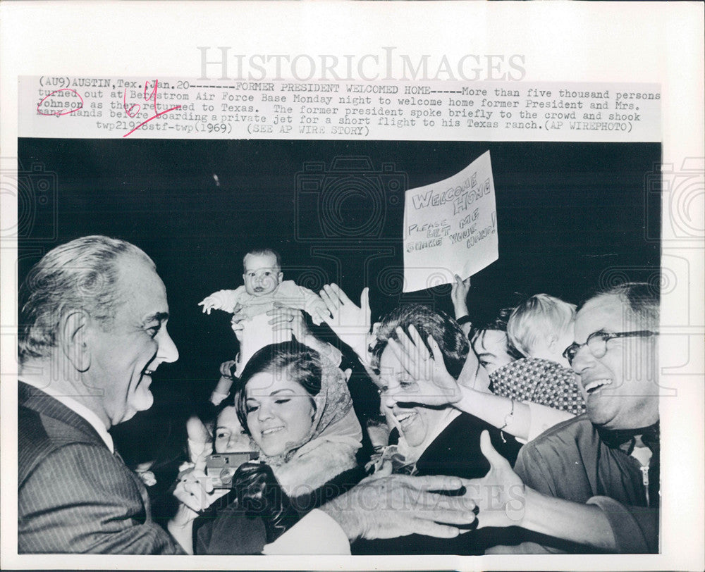 1969 Press Photo Lyndon Johnson Former President Home - Historic Images